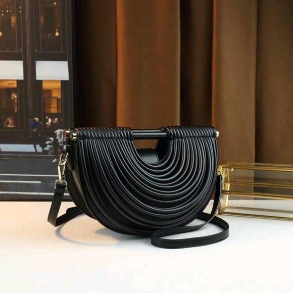 Elegant Silver Clutch Bag - Picture 8 of 16